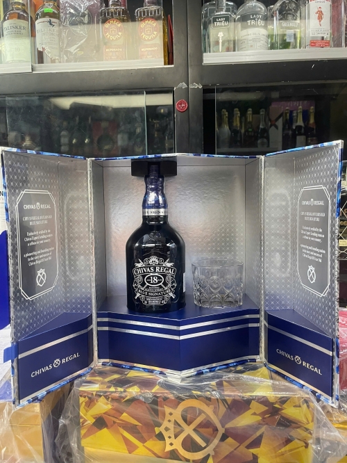 Rượu Chivas 18 Blue - Hộp quà tết 2026