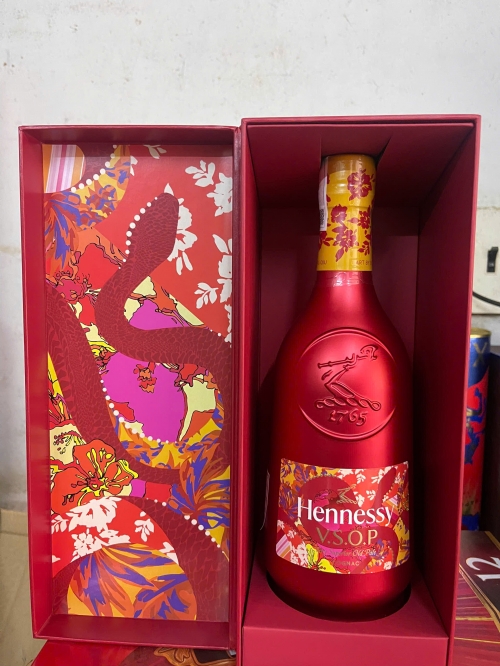 Rượu hennessy V.S.O.P hộp quà tết 2025